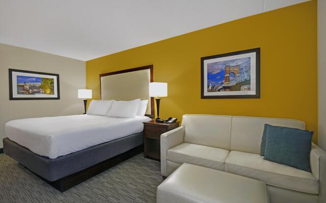 Holiday Inn Express & Suites Cincinnati Riverfront by IHG