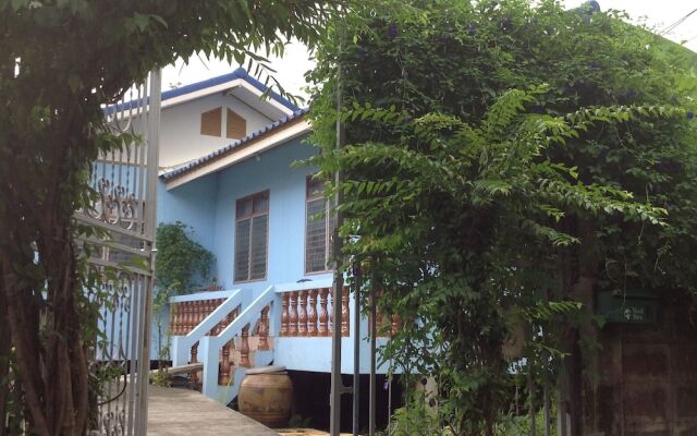 Neon's House