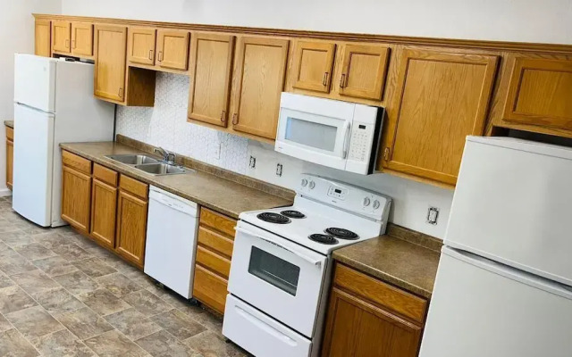 6 Plex Rental