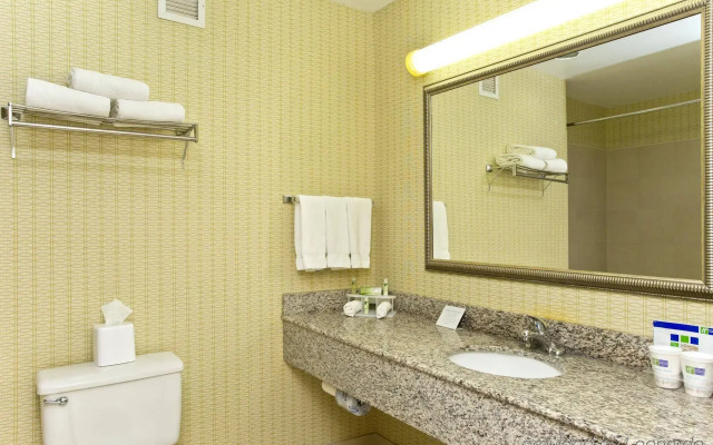 Holiday Inn Express Winchester South-Stephens City by IHG
