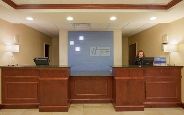 Holiday Inn Express Hotel & Suites Rochester by IHG