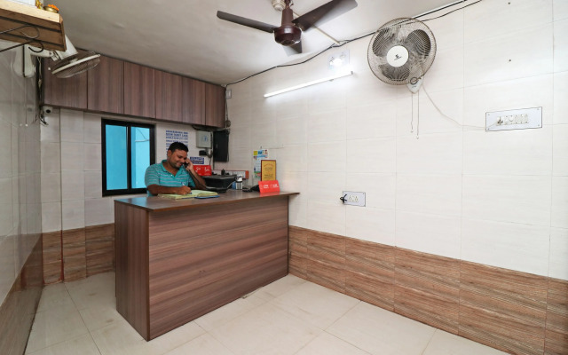 SPOT ON 44329 Sri Krishna Inn Lodging & Boarding