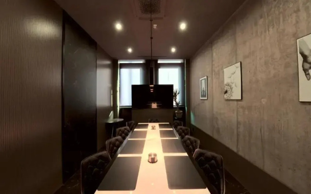 Bellman Hotel