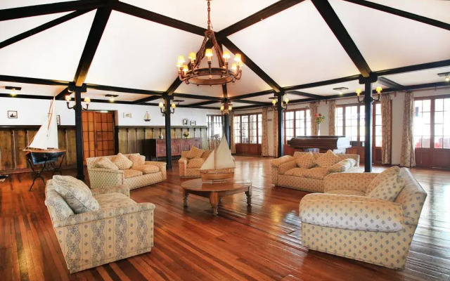 Yachting Hotel Quintero