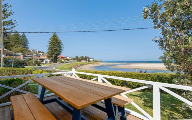 THE BEACH HOUSE Gerroa 4pm check out Sundays