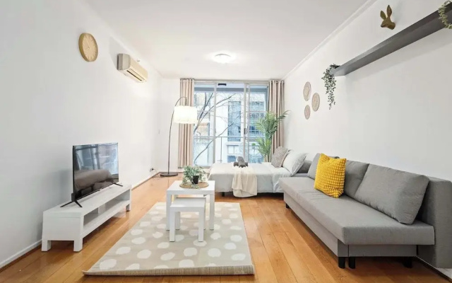 A Stylish Studio for 6, Next to Darling Harbour