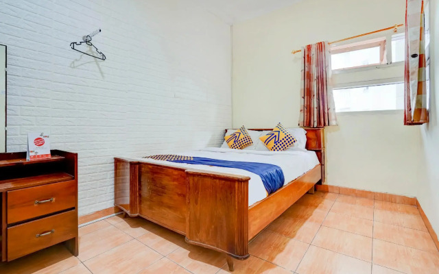 SPOT ON 90163 Radio Backpacker Guesthouse Syariah