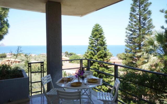 Panoramic Villa Near The Sea