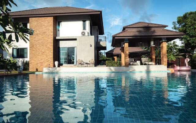 Moin 1617 Poolside Villa