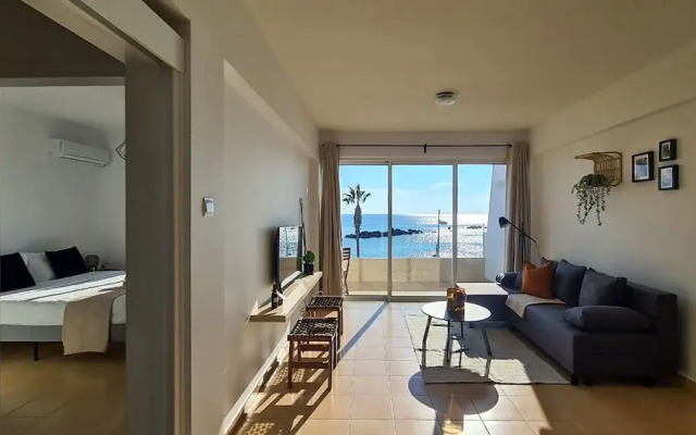 Phaedrus Living: Seaview Luxury flat Paphinia 204