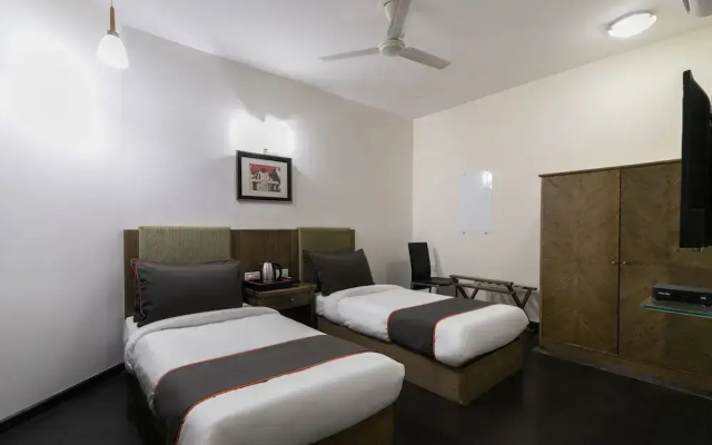OYO Premium Gujarat College Ellisbridge