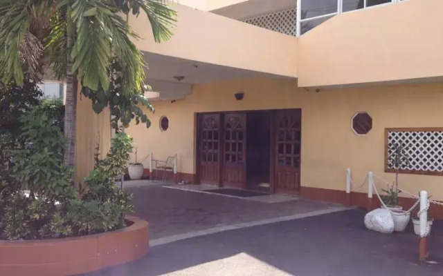 Olympia Crown Hotel