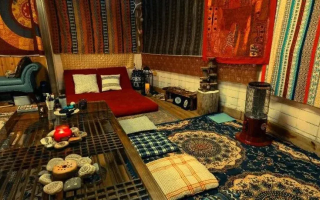 Linker Party House - Hostel