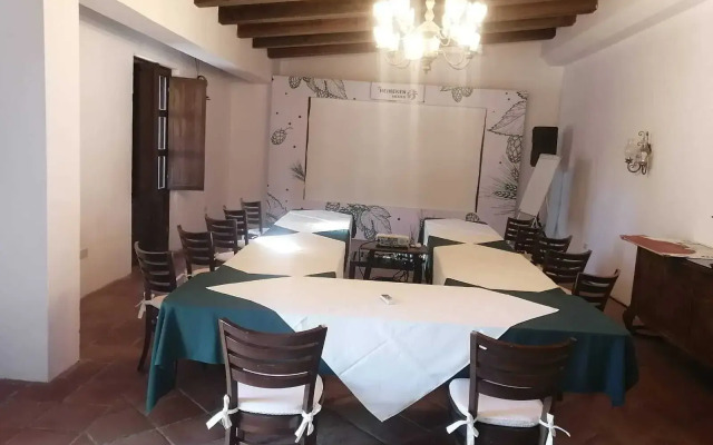 Hotel Hostal El Farol