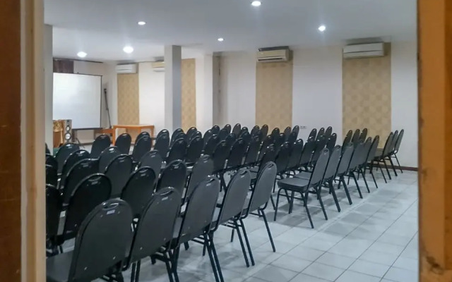 Palu City Guest House RedPartner