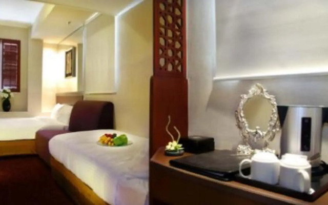 Oriental Lander Hotel