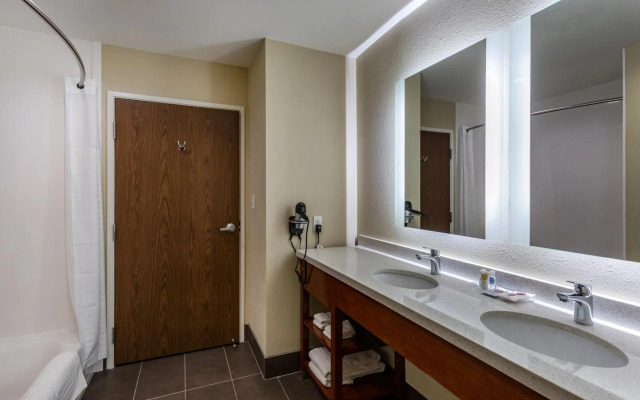Comfort Suites Bowling Green Southeast