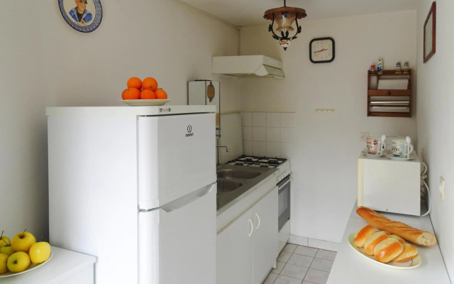Holiday Home in Beautiful Breton Estate, Lanmodez