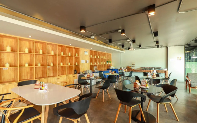 OYO 150 3Q Chiangmai Residence