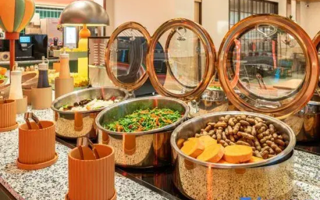 Orange Hotel (Bole Kaiping Lake Park)