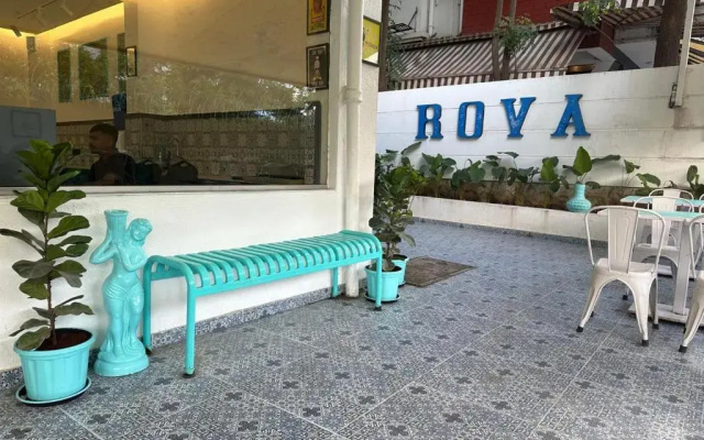 StayBird Divine Suites Business Hotel