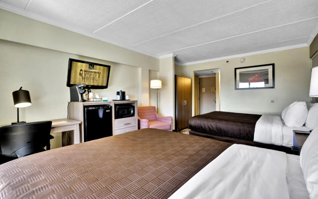 Quality Hotel & Suites At The Falls