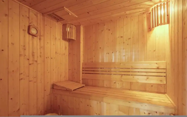 1BR w Pool Sauna Near Calangute Baga Beach