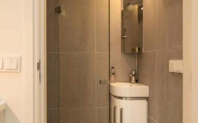 Luxury Flower Market Apartment