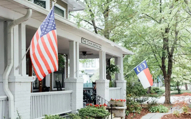 The Charleston Inn