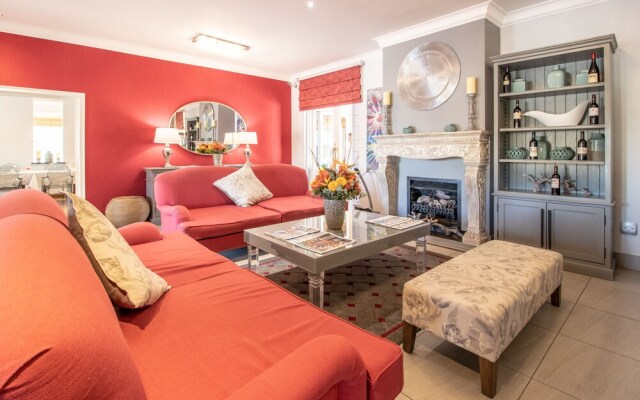 Sentinel Luxury Suite Hotel
