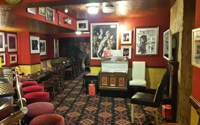 Mornington Hotel