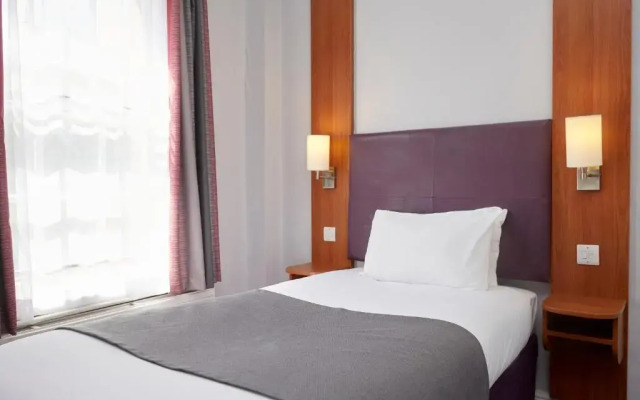 Wheatsheaf Hotel