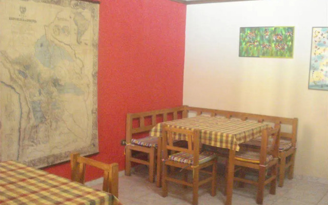 Los Trotamundos