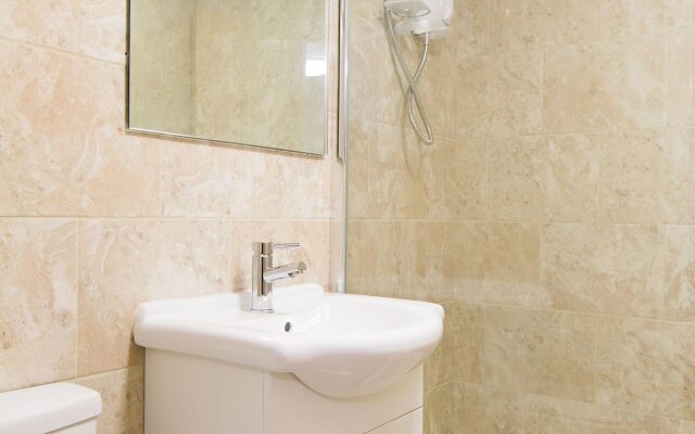 Belvilla Ilford Hill Hotel London