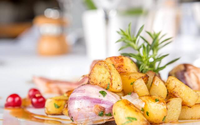 Logis Hotel de la Tour