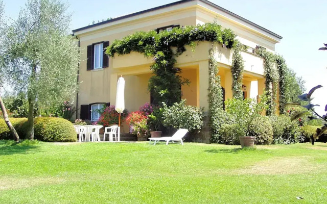 Villa Montecasciano - 8 Sleeps Private Garden