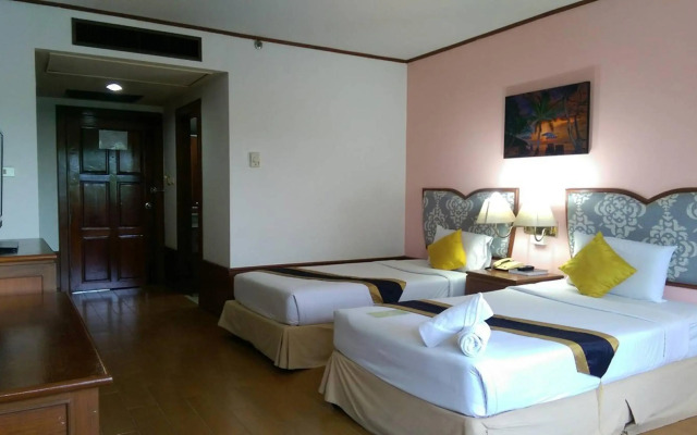 Wattana Park Hotel