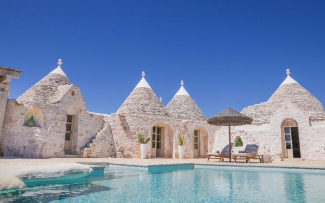 TD Trulli di Carole Renovated Trulli With Pool