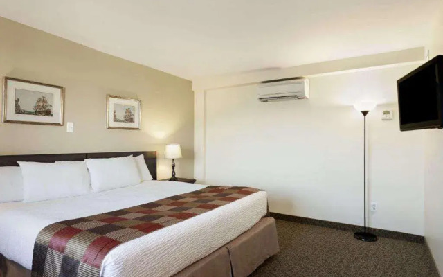 Days Inn By Wyndham Montreal East