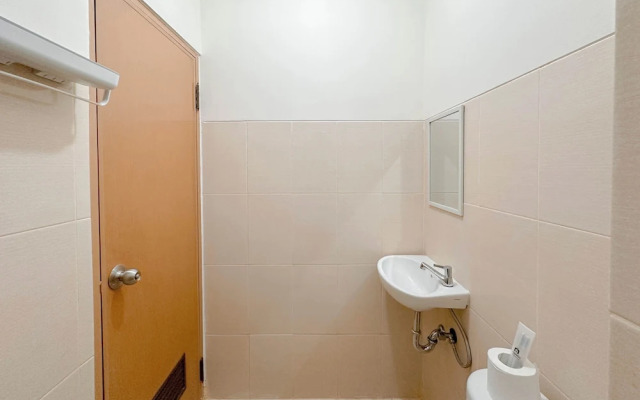 Pleasant And Good Location Studio At Bale Hinggil Apartment