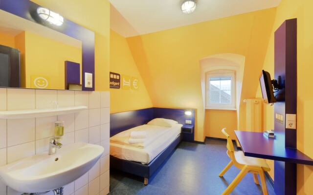 Bed'nBudget Expo-Hostel Rooms