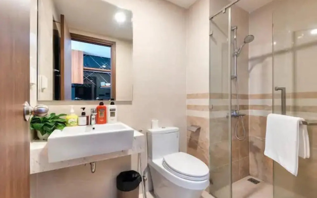 Saigon Royal View Residence & River