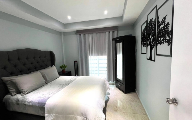 Private Penthouse / Penthouse Privado