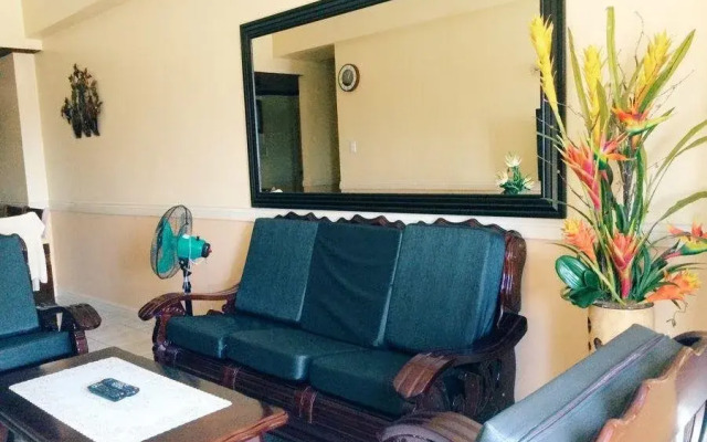 Atherton Place - Clavo Condotel Unit 6b