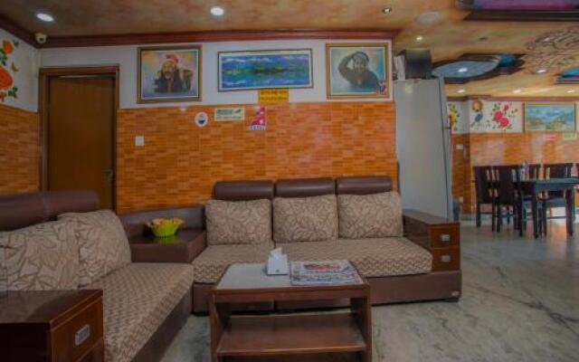 OYO 267 Hotel Tanahun Vyas