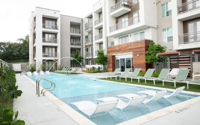 Chic Apts Barton Creek by WanderJaunt