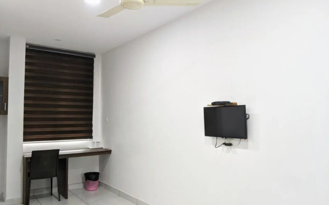 Kings Fort Rooms Thrippunithura