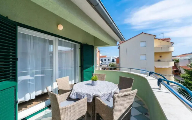 Villa S
