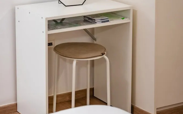 Quiet Apartment With a Garden at Exarcheia