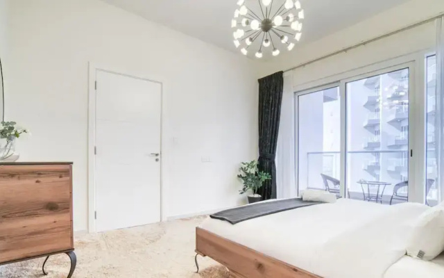 Viridis Living Chic and Spacious 1BR